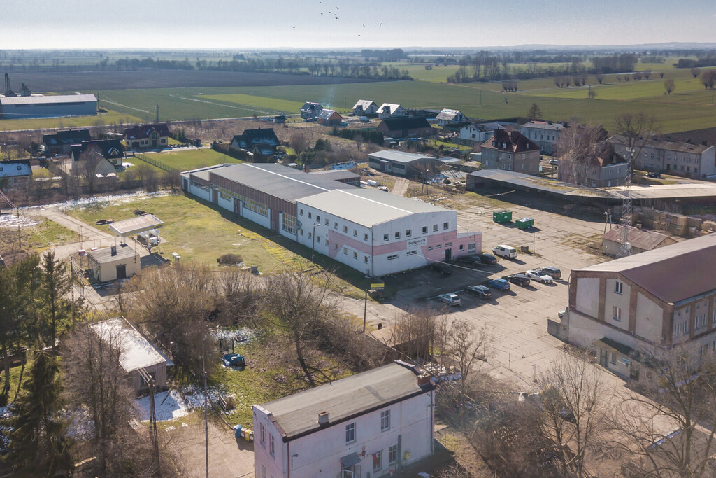 Hala o powierzchni 3000m2 w Cedrach Wielkich