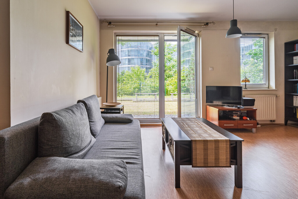 Przytulne 2 pokoje z ogródkiem w sercu Redłowa