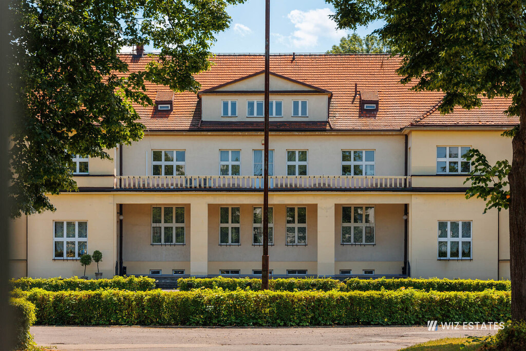 Унікальна будівля 2348 m² з парком, Tarnów-Mościce