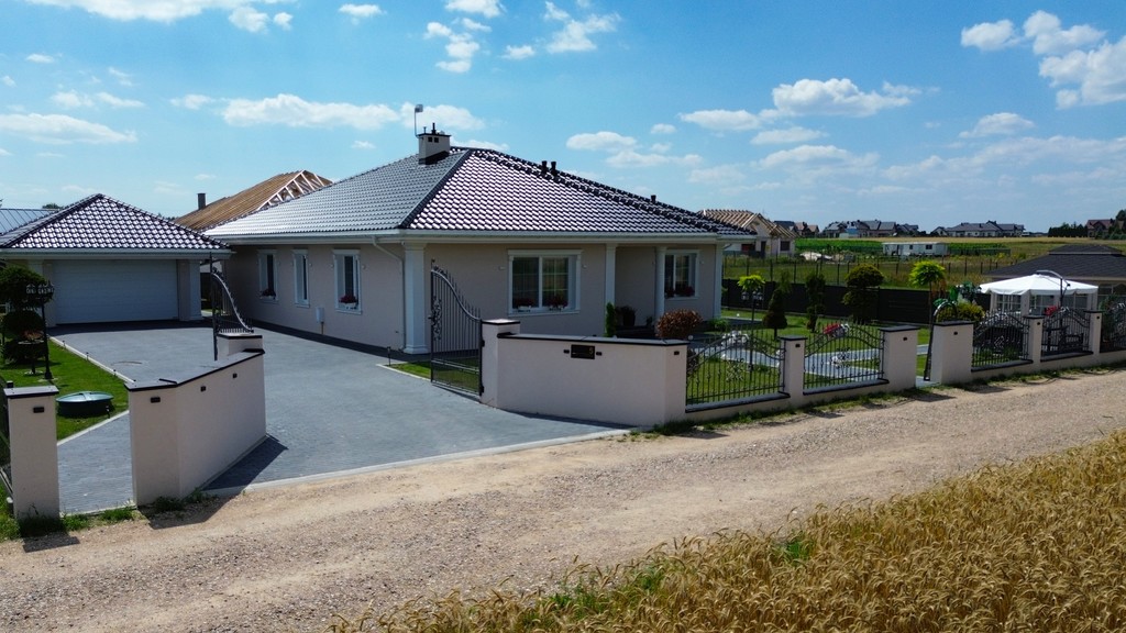 Parterowy dom klasy premium z dużą działką