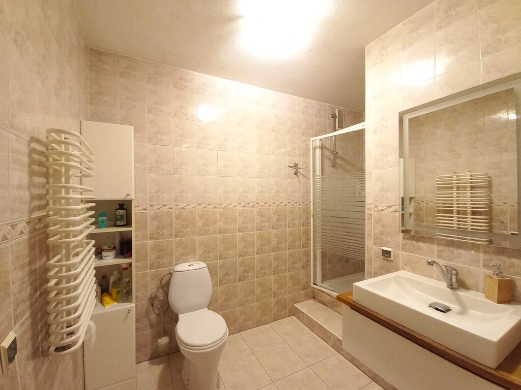 Przestronny dom w Bolesławcu z 2001 roku