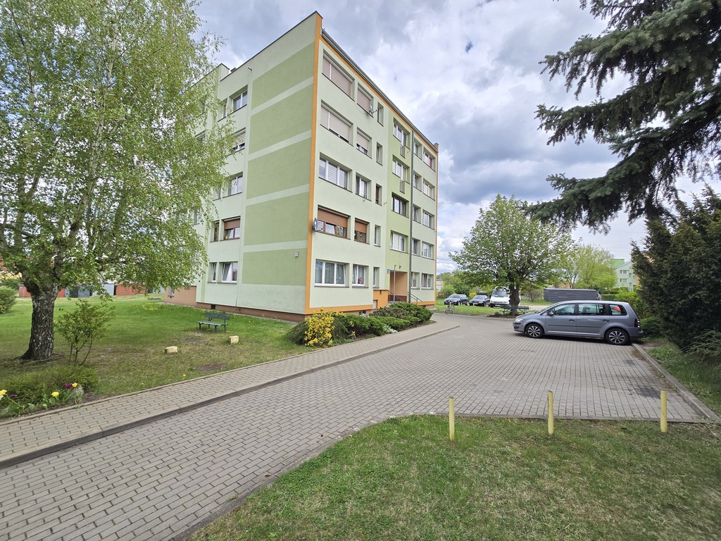Słoneczne 2-pok. mieszkanie z loggią – Gromadka