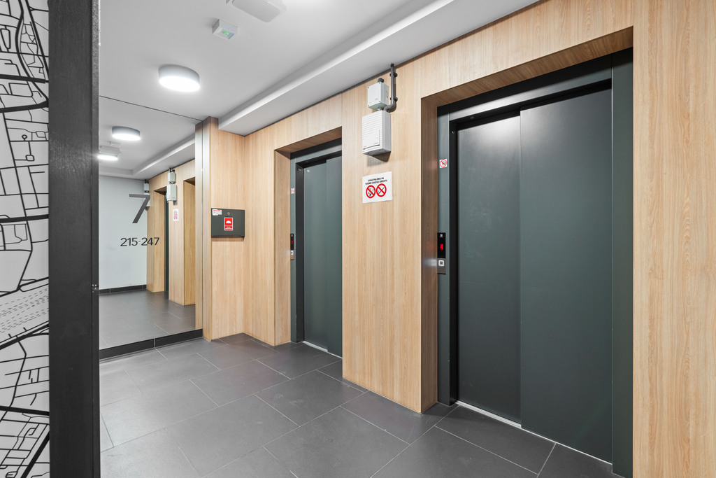 MEBLE | PARKING | MZA | STACJA KOLEJOWA – zdjęcie 17