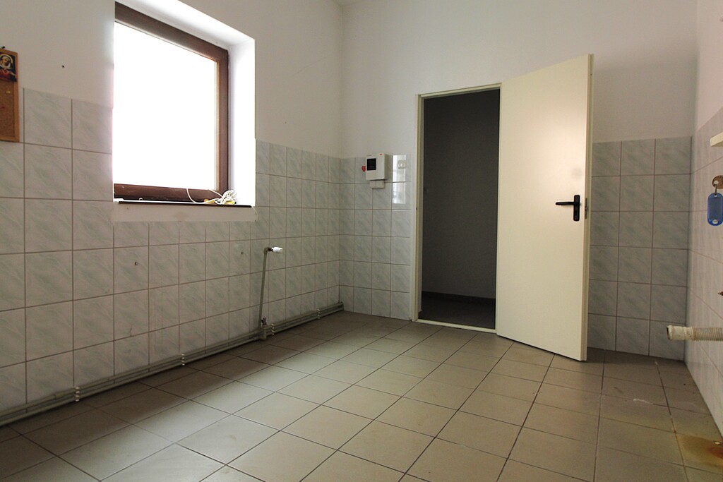 Obiekt na sprzedaż Strzyżno 4 261 m2 | Arka Nieruchomości