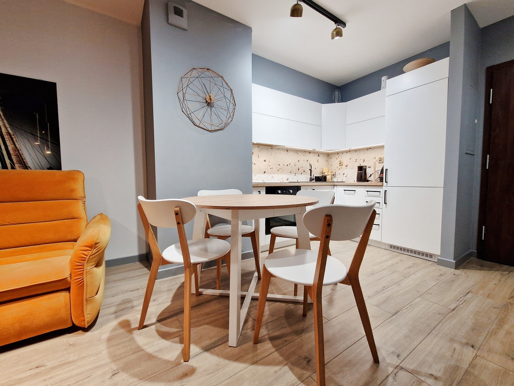 Ceglana| przy parku | balkon | od września