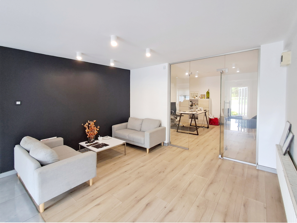 Hale 1884m2 Działka 1,3ha Przy Trasie S7