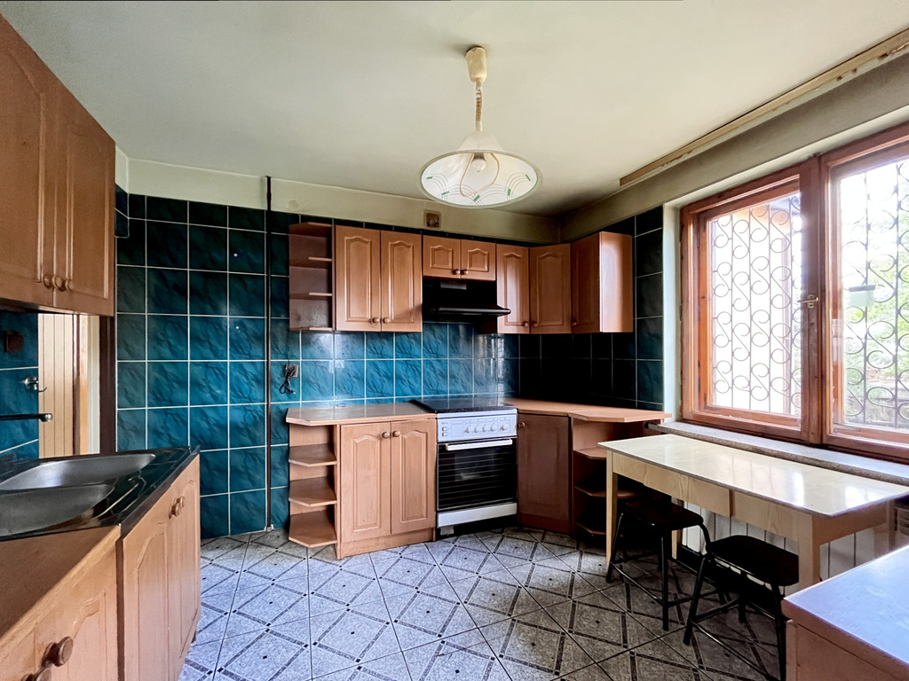 Dom Wolnostojący O Pow. 180m² W Suchedniowie