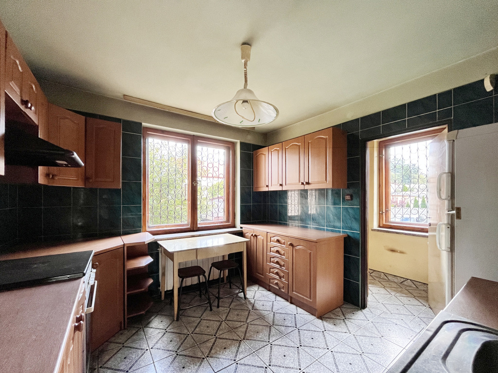 Dom Wolnostojący O Pow. 180m² W Suchedniowie