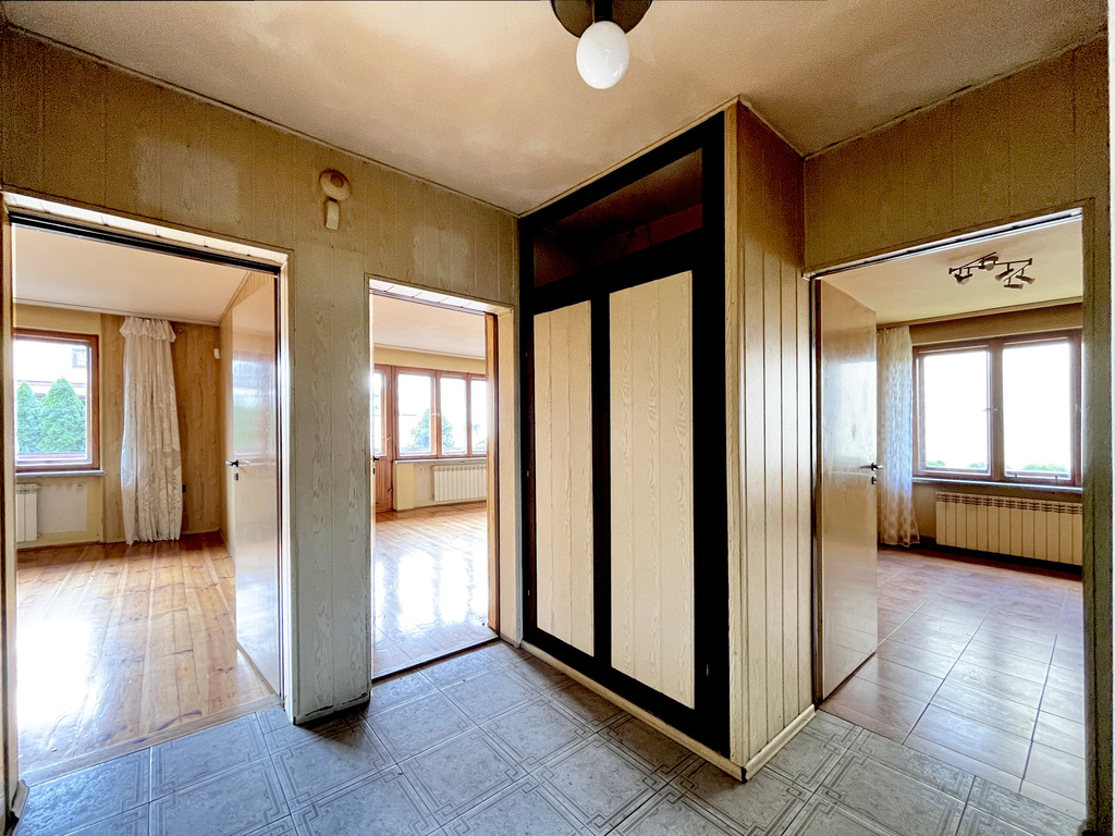 Dom Wolnostojący O Pow. 180m² W Suchedniowie