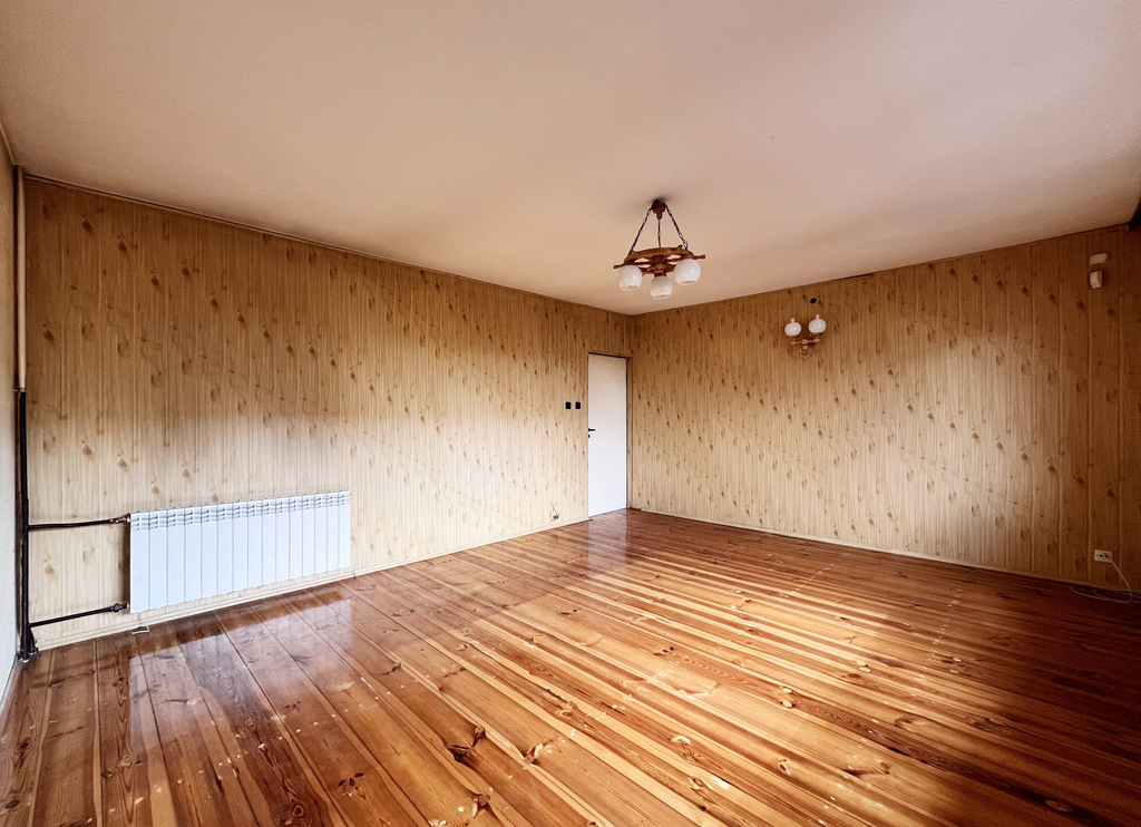 Dom Wolnostojący O Pow. 180m² W Suchedniowie