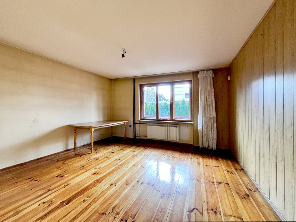 Dom Wolnostojący O Pow. 180m² W Suchedniowie