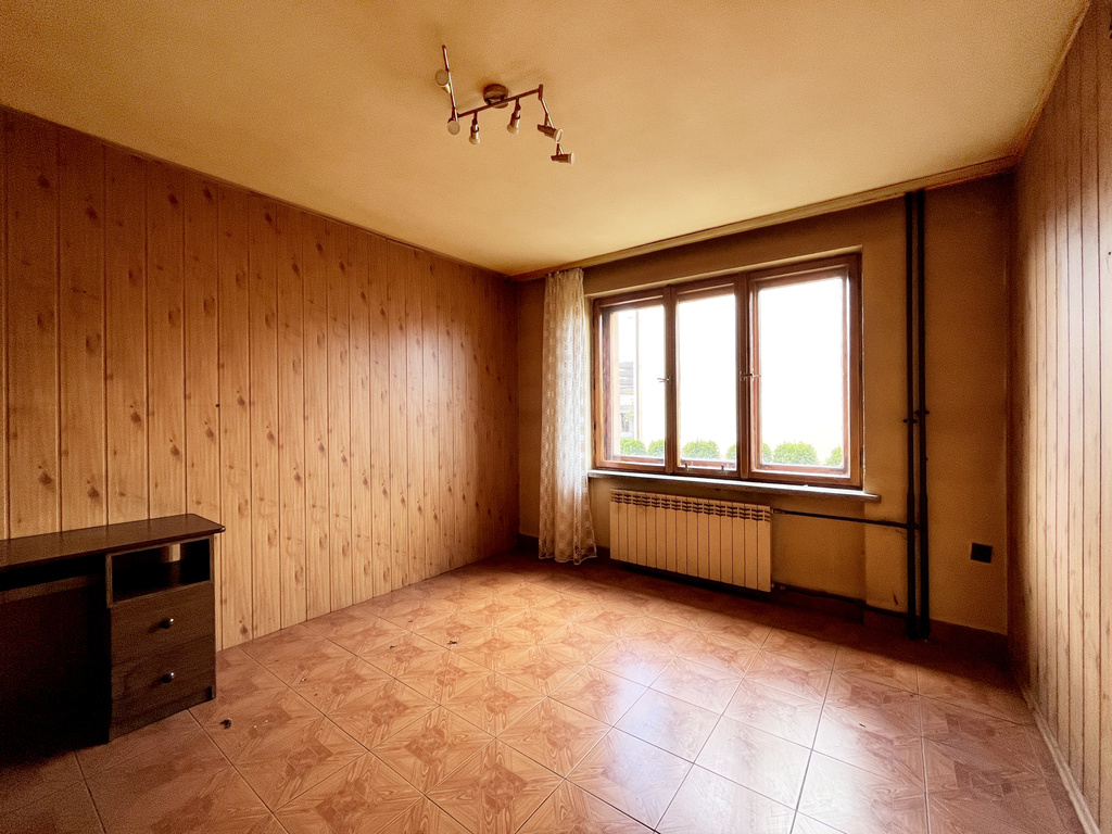 Dom Wolnostojący O Pow. 180m² W Suchedniowie