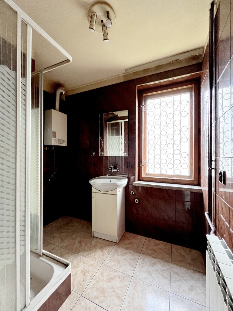 Dom Wolnostojący O Pow. 180m² W Suchedniowie