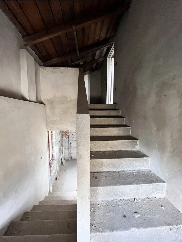 Dom Wolnostojący O Pow. 180m² W Suchedniowie