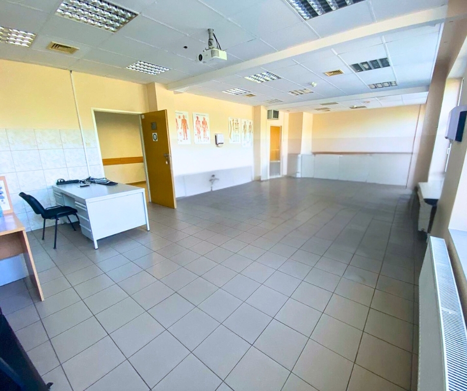 Biuro 300m²,Wola,gabinety+open space,Parking