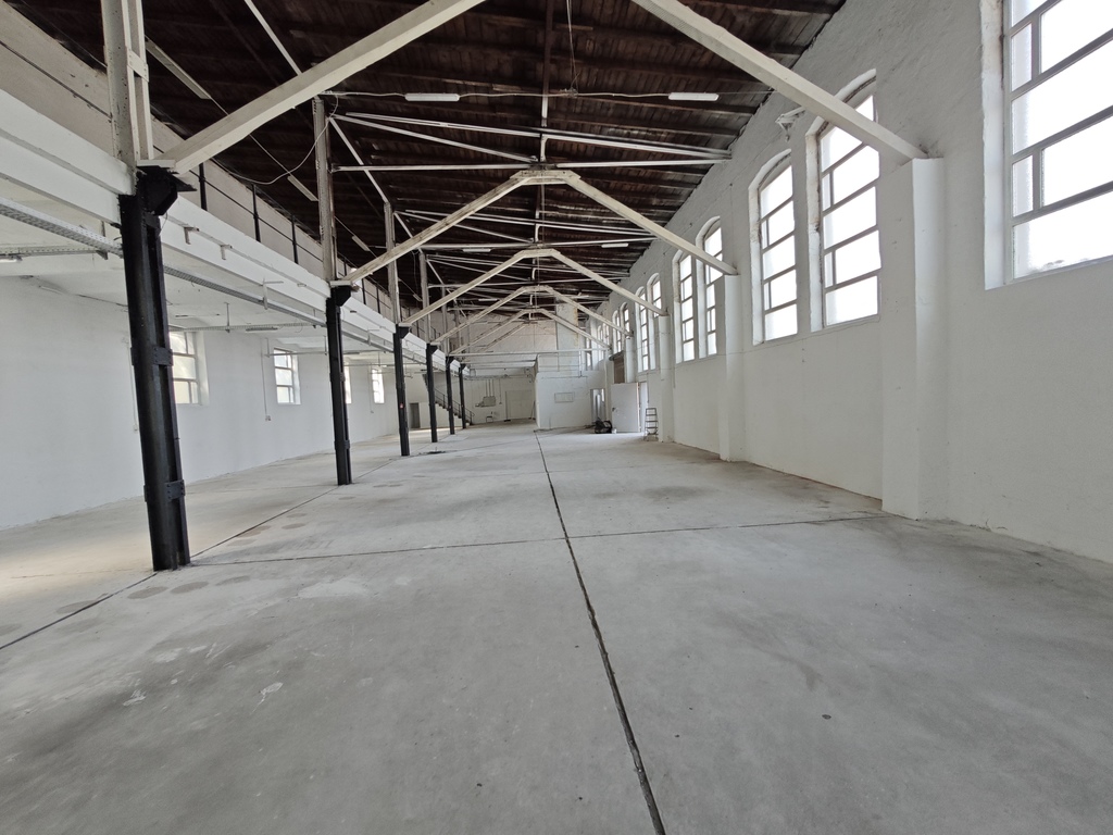 Obiekt komercyjny na sprzedaż  3 800 m2 | Arka Nieruchomości