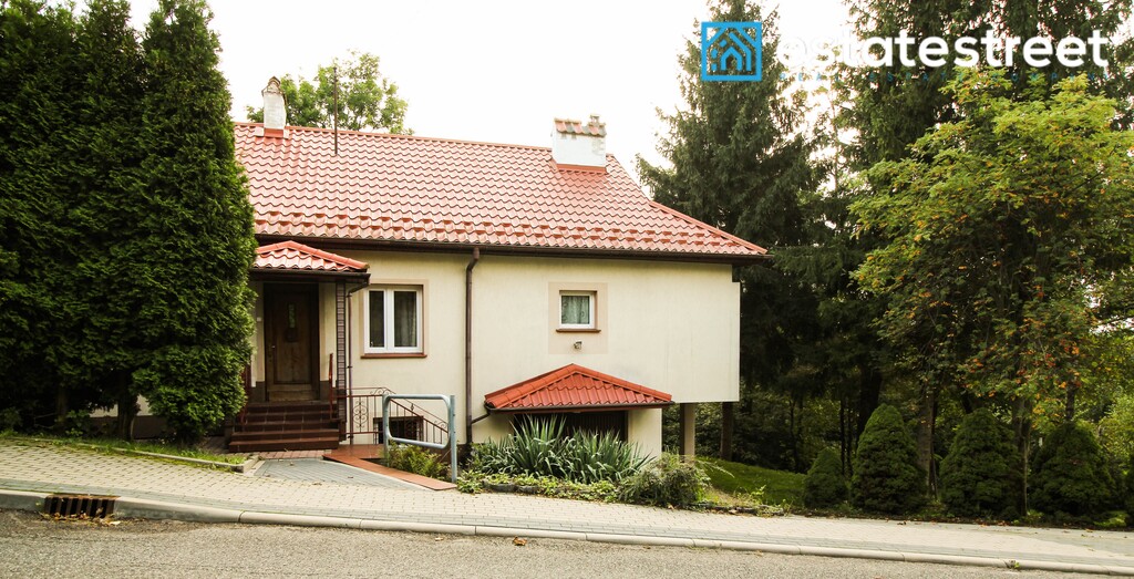 Dom z  przyjemnym otoczeniem - Krosno, ul. Wiejska