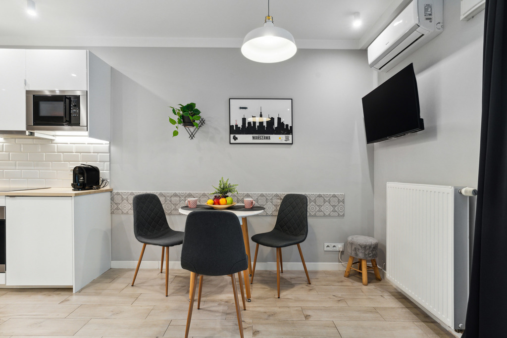 Funkcjonalna kawalerka na Pradze blisko przystanku – zdjęcie 7