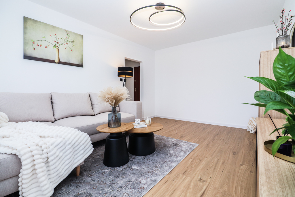 Kawalerka z osobną kuchnią, balkonem i piwnicą!