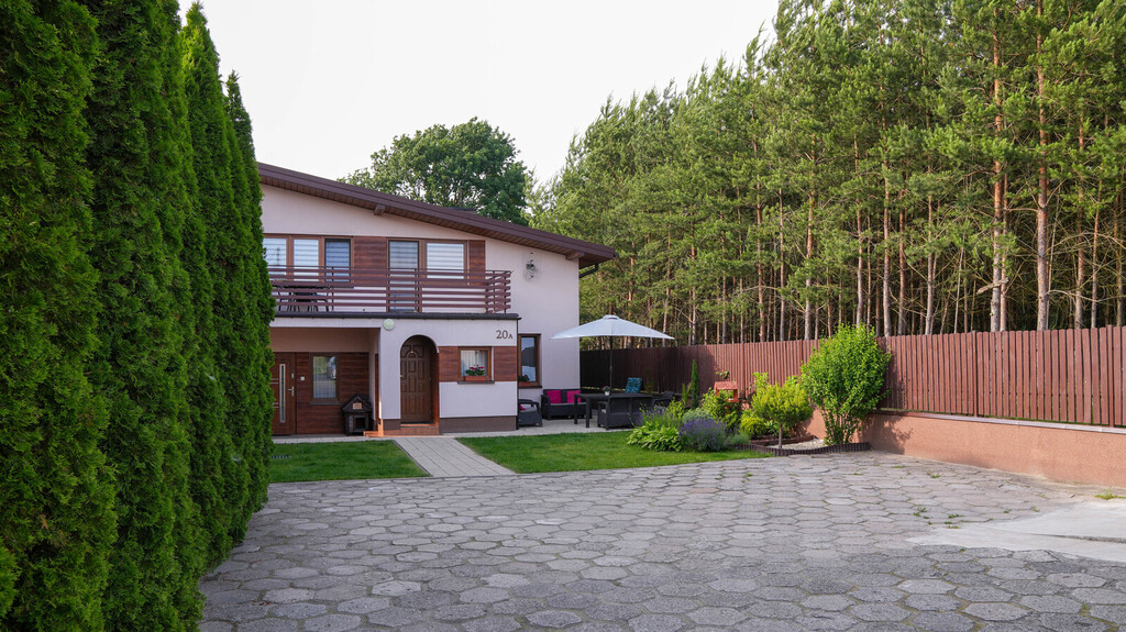 Wykończony dom | piękna działka | las i rzeka – zdjęcie 1