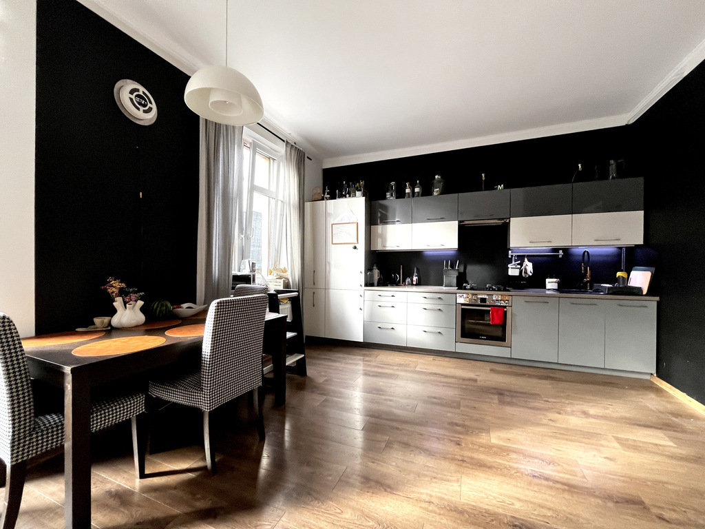 Kamienica Handlowo-mieszkalna • 3 Lokale