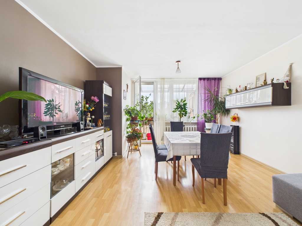 4 osobne pokoje z balkonem na Os. Karpackim!