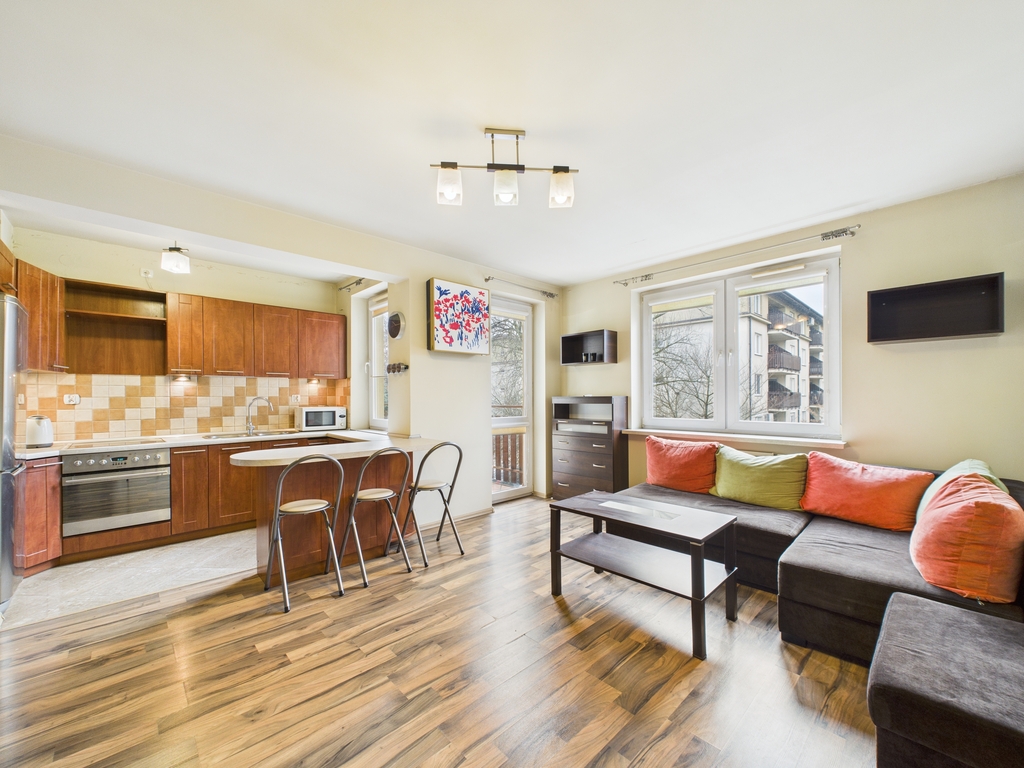 2-pok. balkon, komórka, garaż i klimatyzacja!