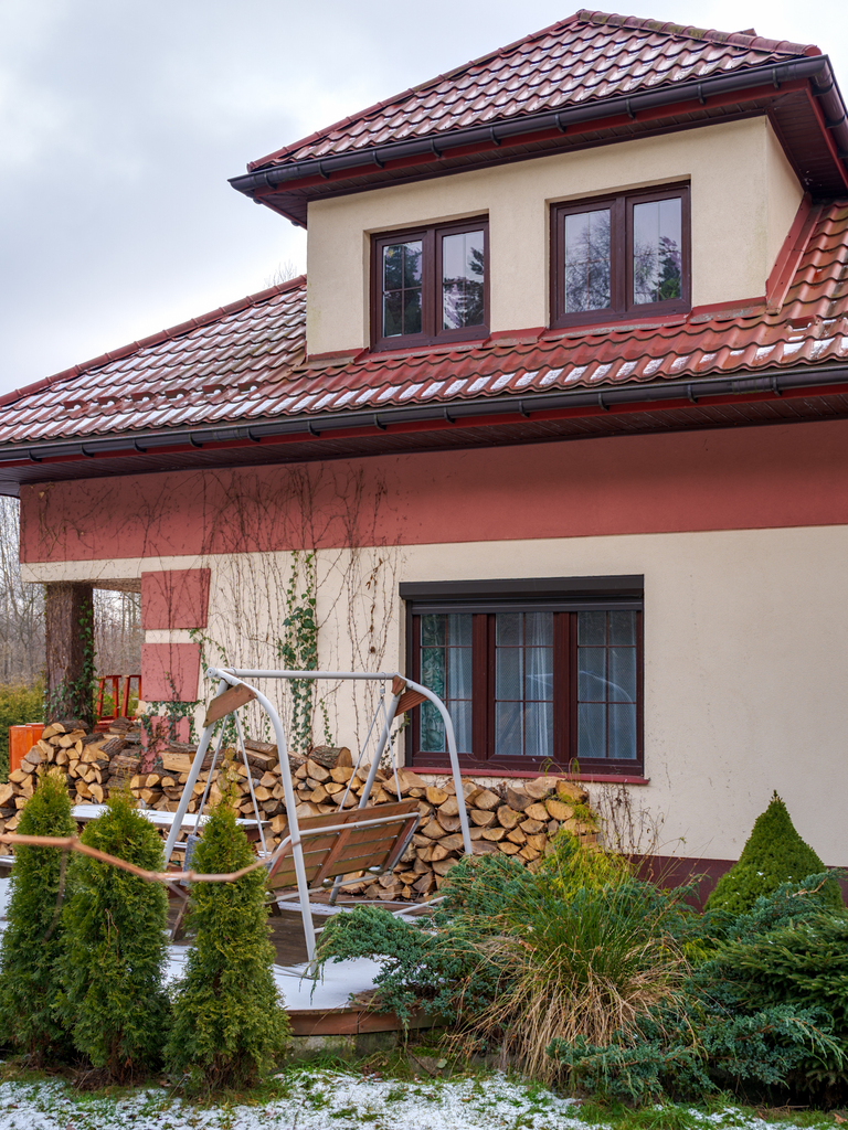 Dom Wolnostojący W Pożądanej Lokalizacji.