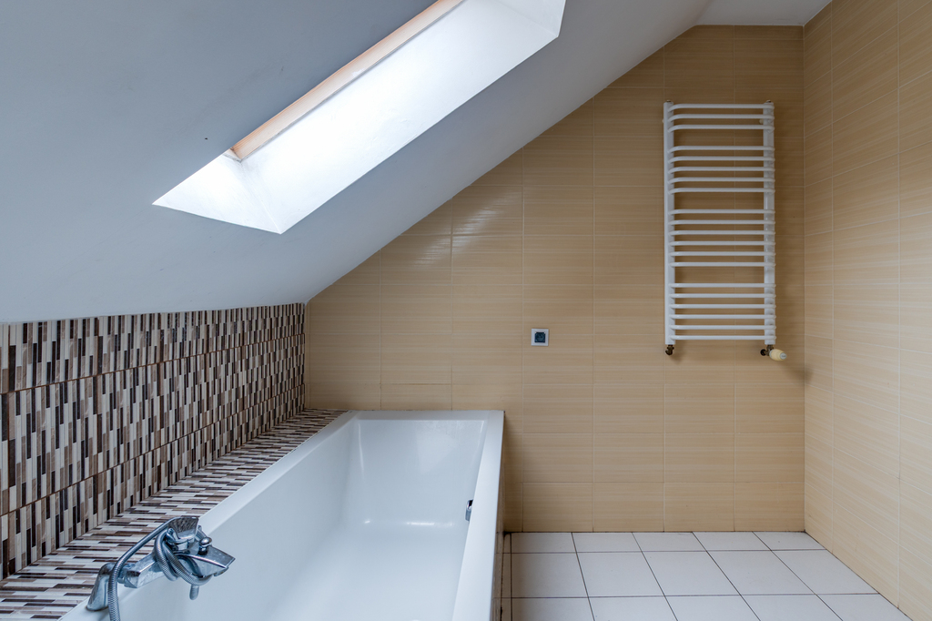 Dom Wolnostojący W Pożądanej Lokalizacji.