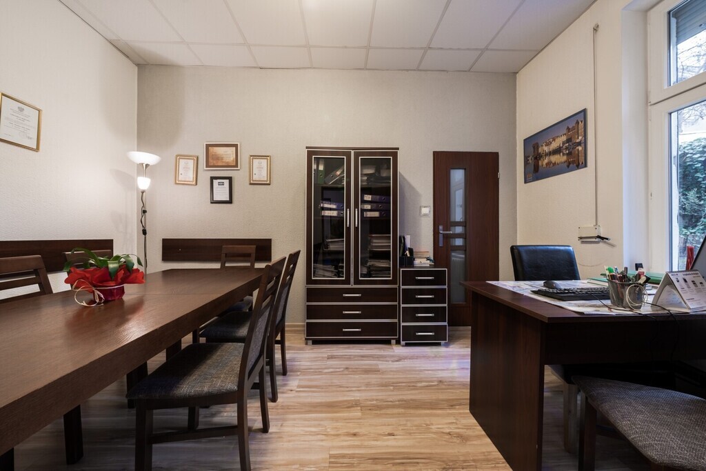 Mieszkanie przystosowane pod lokal usługowy, biuro