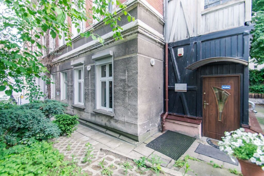 Mieszkanie przystosowane pod lokal usługowy, biuro