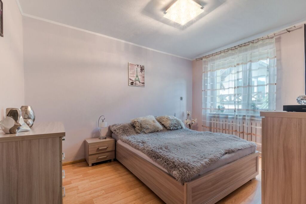 Dom z garażem w doskonałej lokalizacji