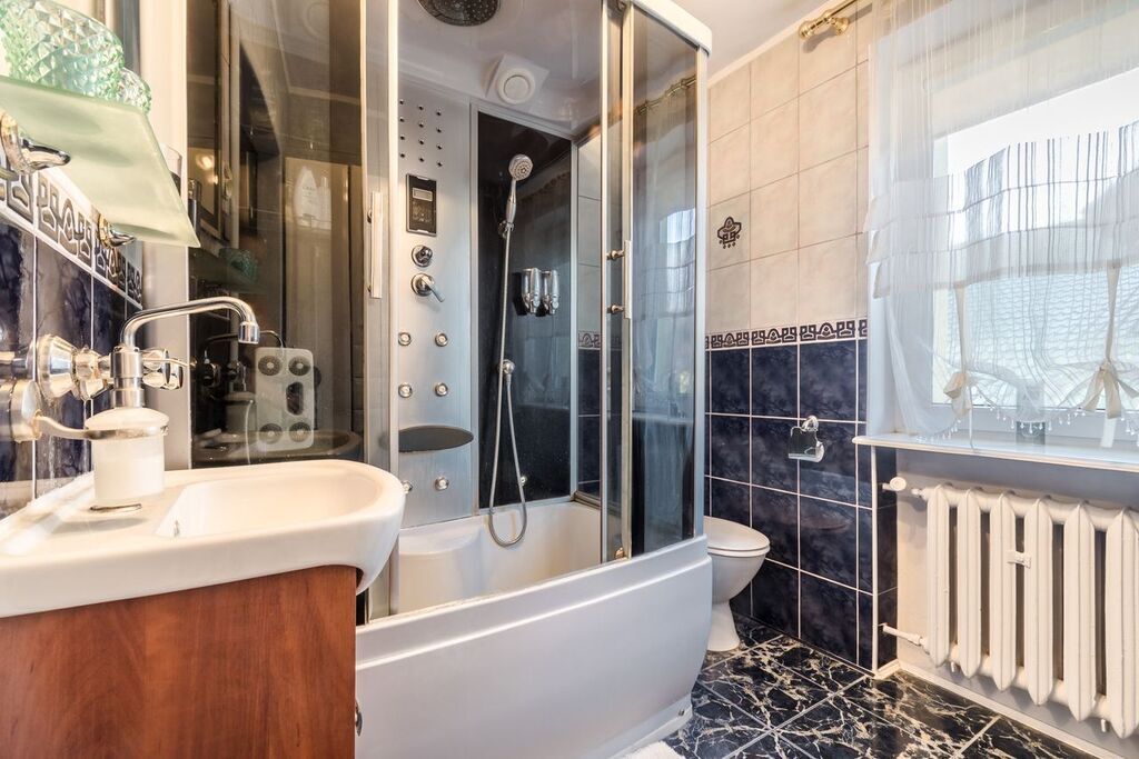 Dom z garażem w doskonałej lokalizacji