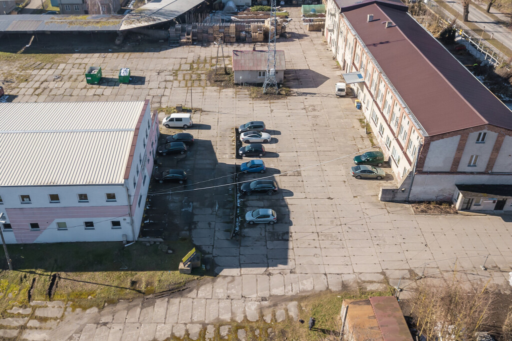 Hala o powierzchni 3000m2 w Cedrach Wielkich