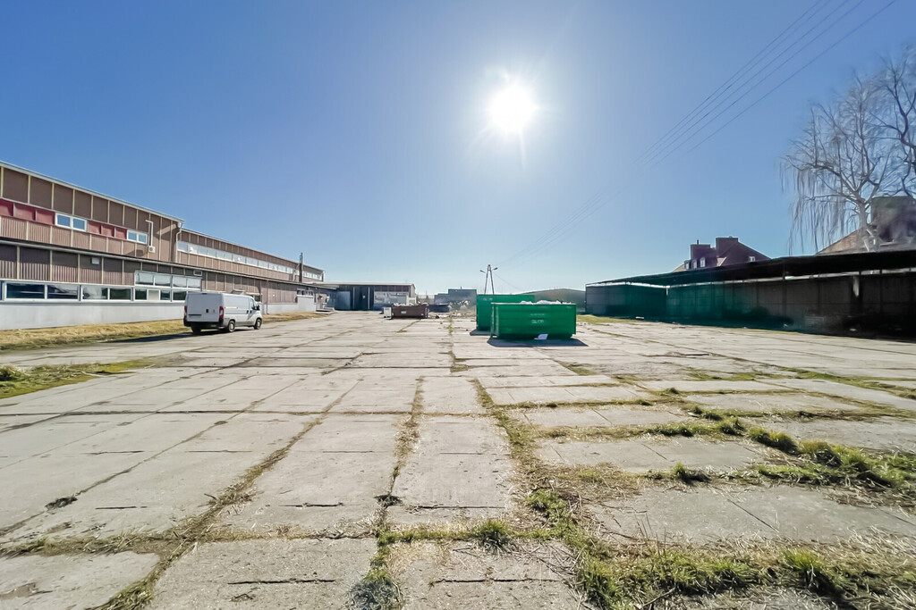 Hala o powierzchni 3000m2 w Cedrach Wielkich