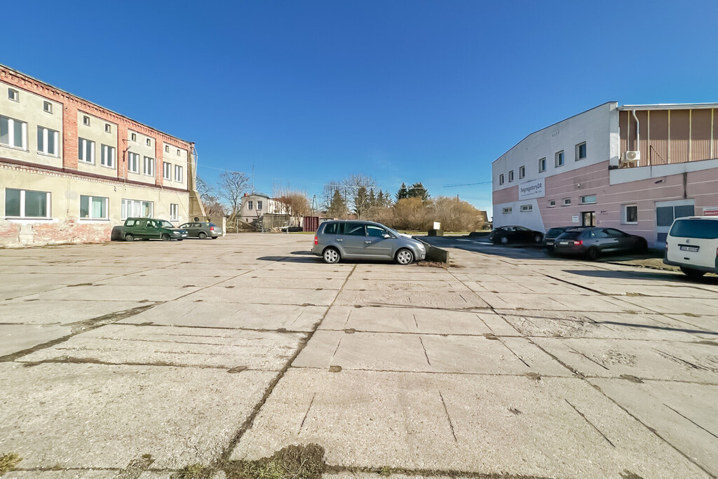 Hala o powierzchni 3000m2 w Cedrach Wielkich