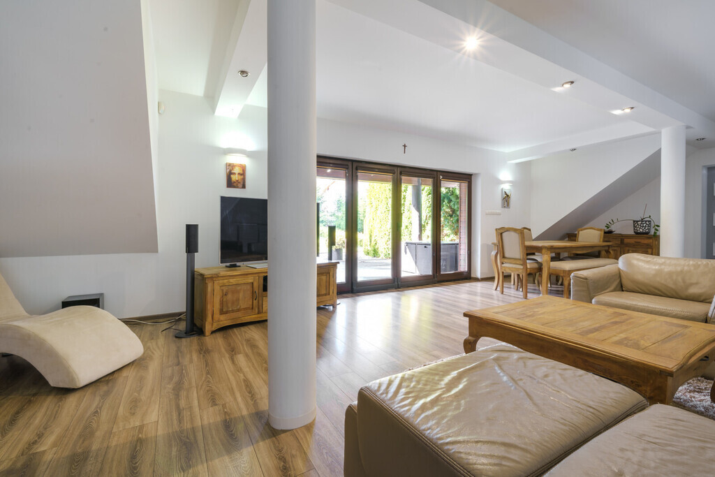 Wyjątkowy dom z antresolą i dużym ogrodem