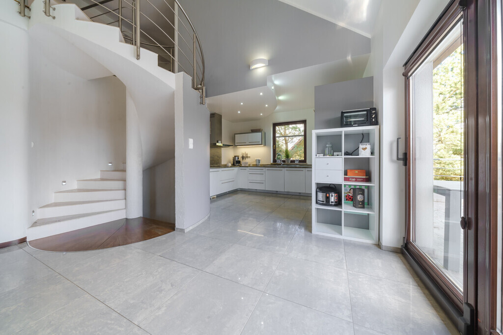 Wyjątkowy dom z antresolą i dużym ogrodem