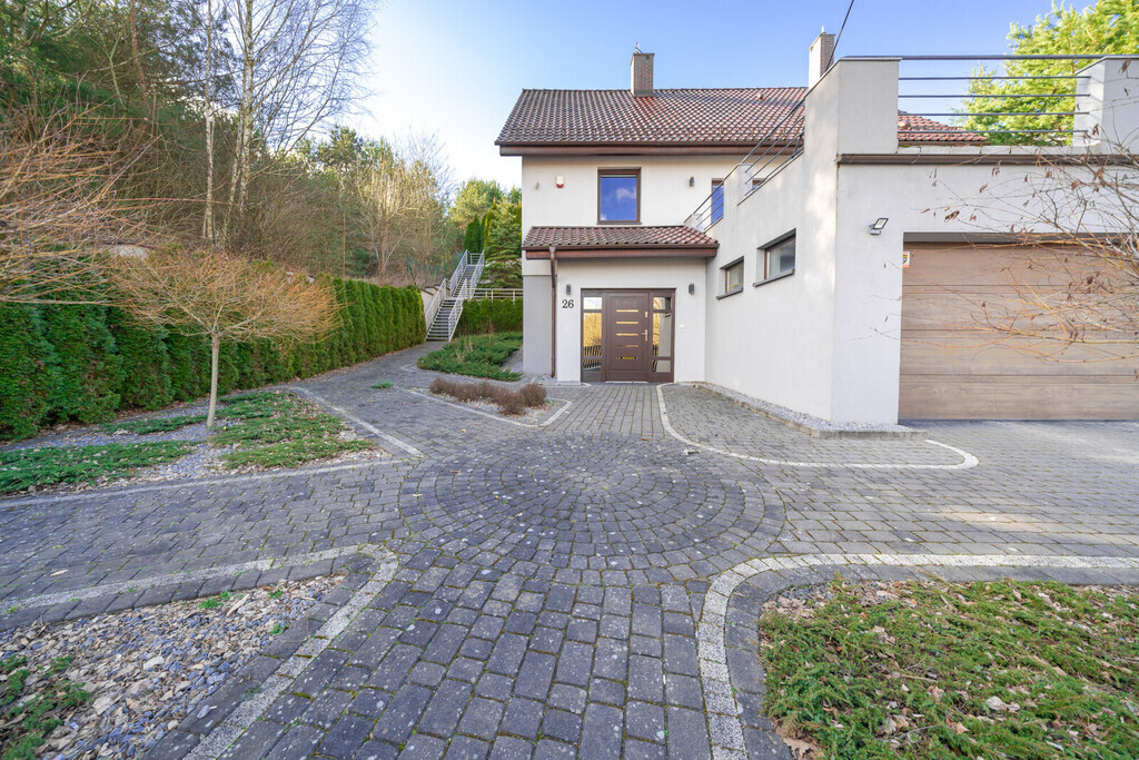 Wyjątkowy dom z antresolą i dużym ogrodem