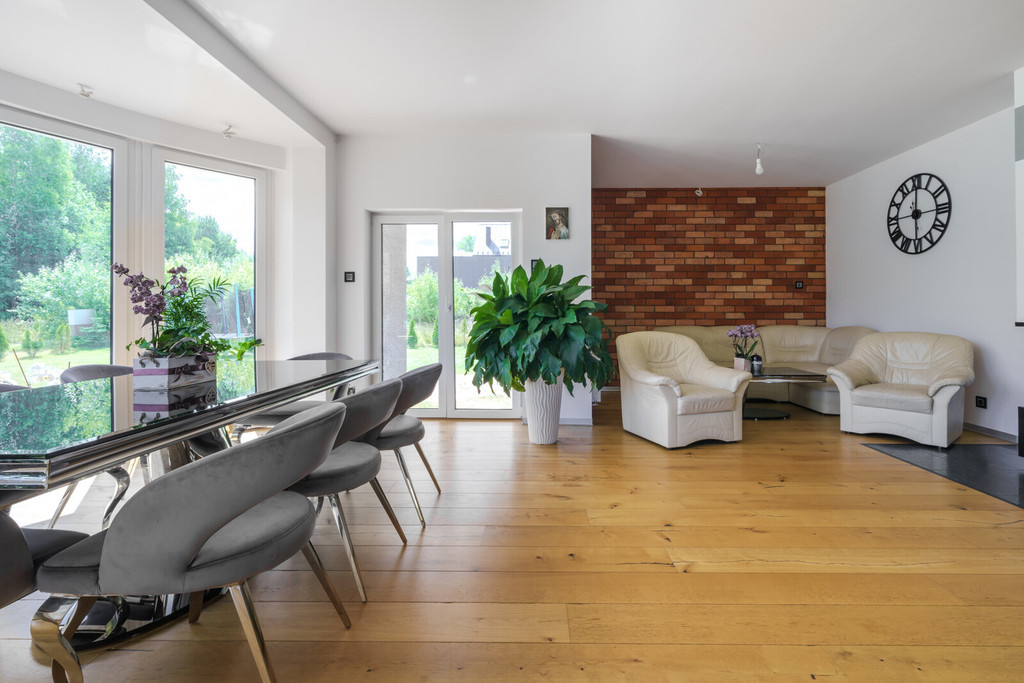 Nowoczesny, duży dom z dogodnym dojazdem KOBYSEWO