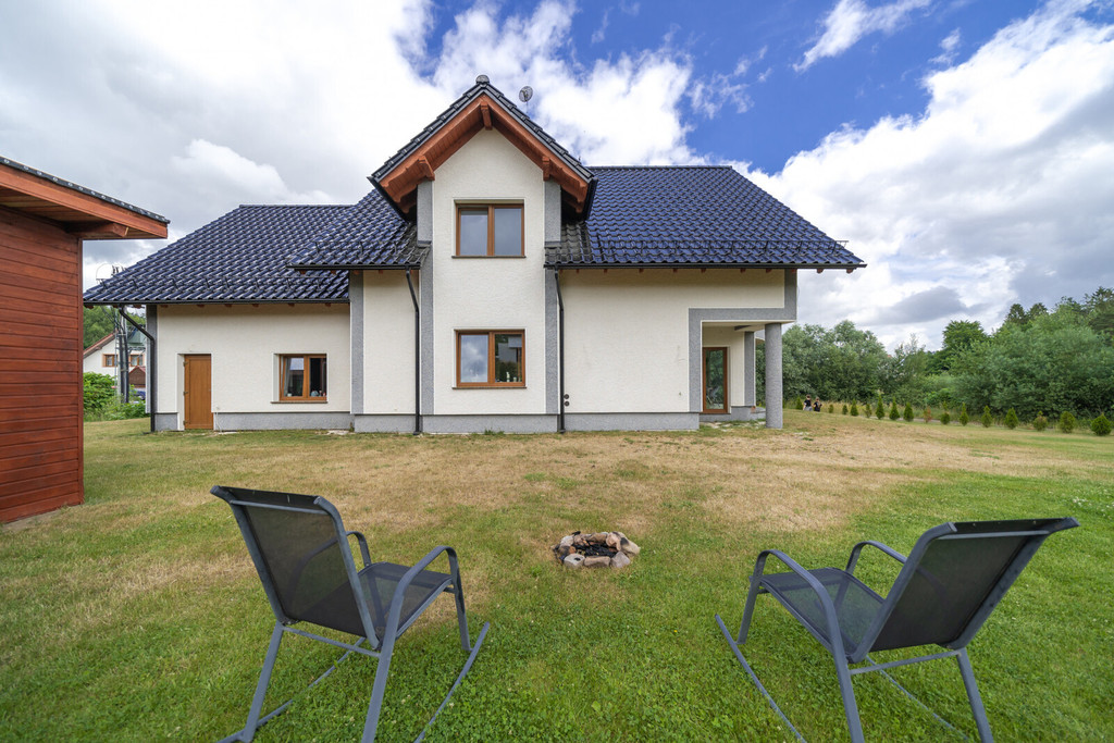 Nowoczesny, duży dom z dogodnym dojazdem KOBYSEWO