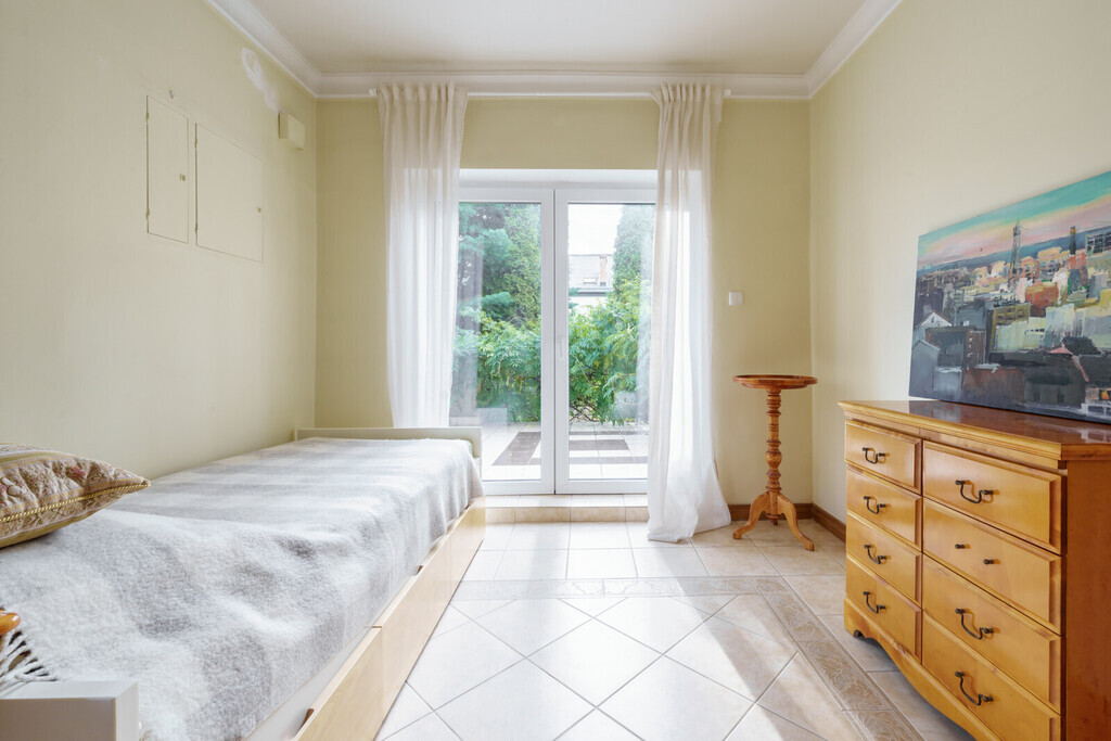 Elegancki Dom w Gdyni: Przestrzeń tuż przy lesie