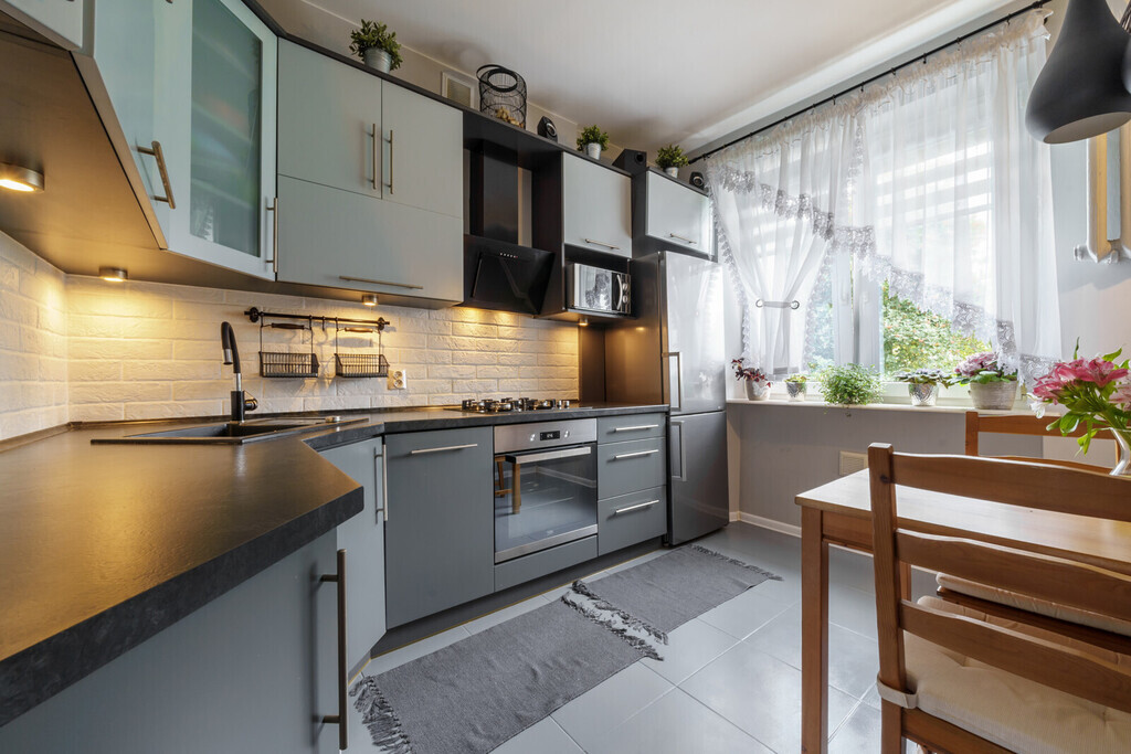 Klimatyczne mieszkanie blisko morza | duża kuchnia