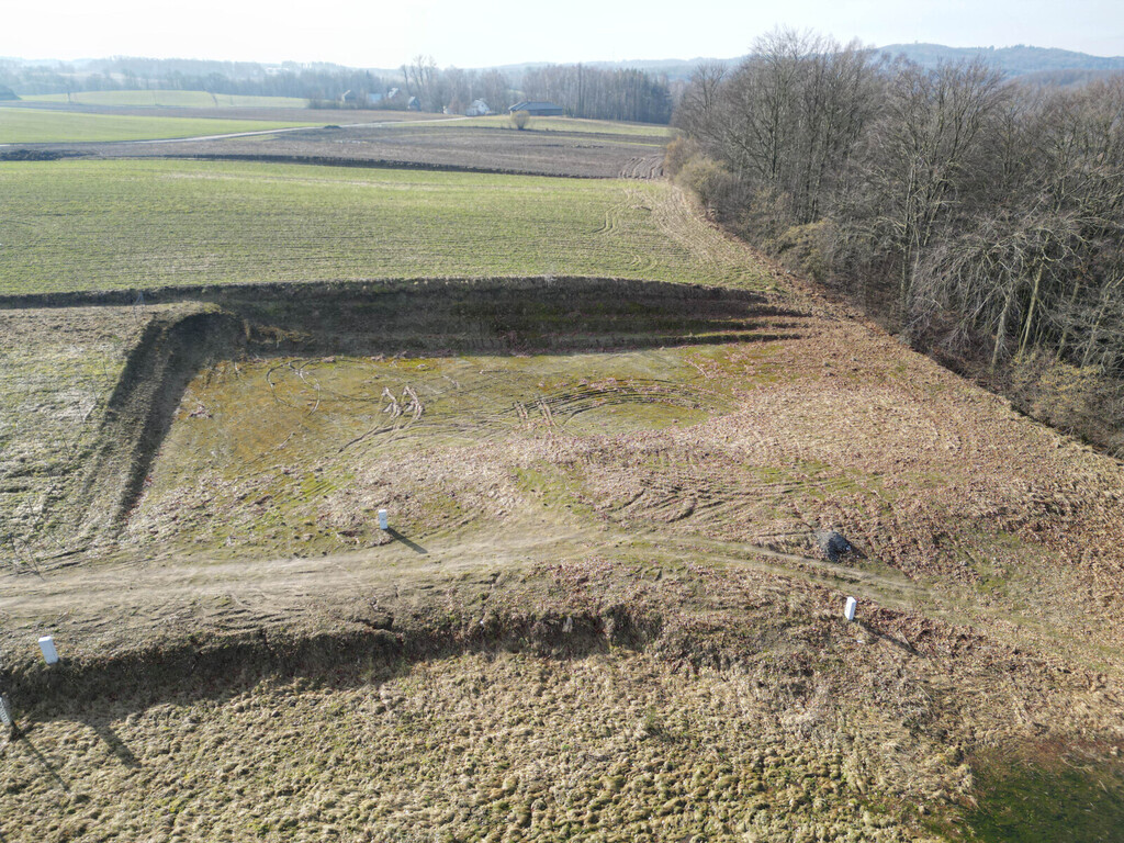 Uzbrojone i wyrównane działki przy ścianie lasu