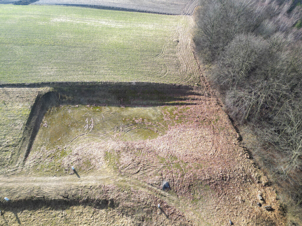 Uzbrojone i wyrównane działki przy ścianie lasu