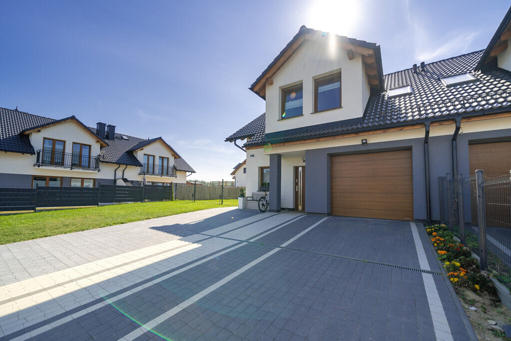 Bliźniak w wysokim standardzie blisko Gdańska