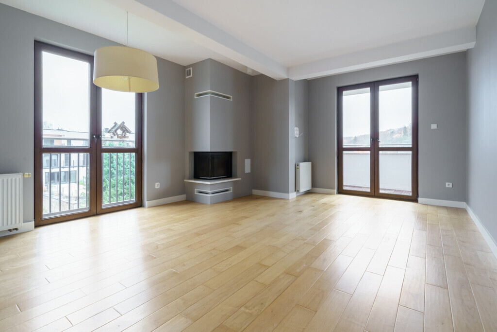 Apartament z widokiem na las