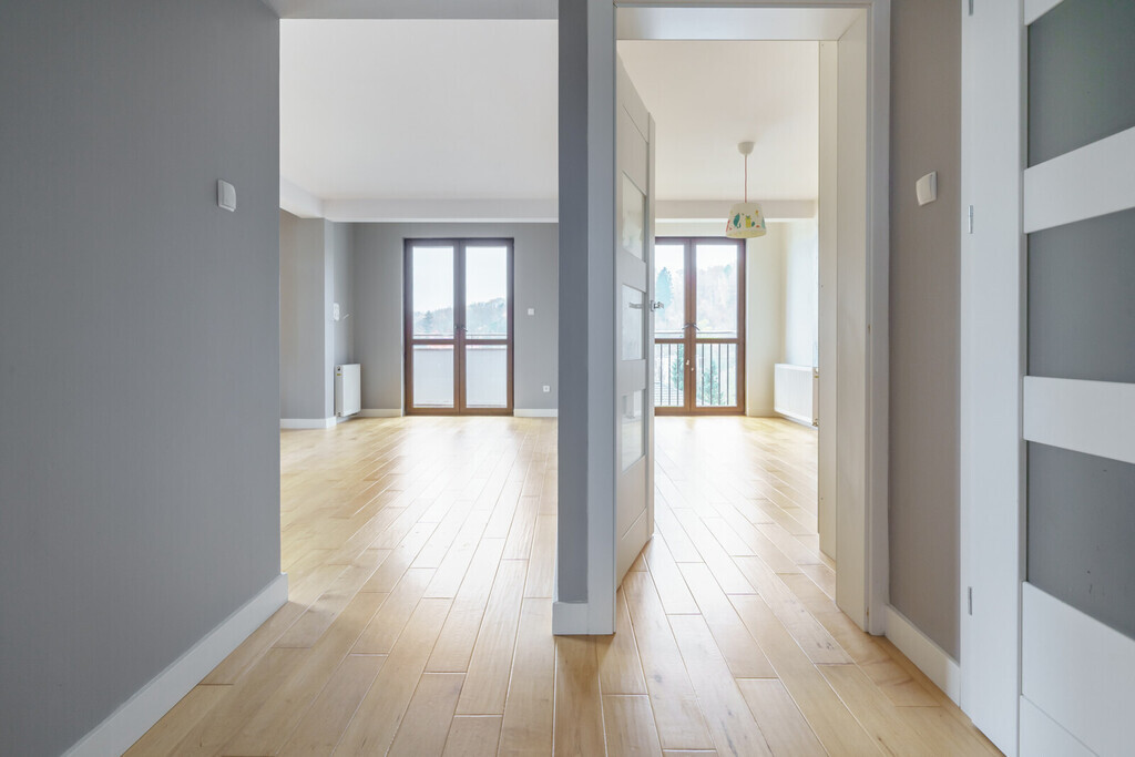 Apartament z widokiem na las