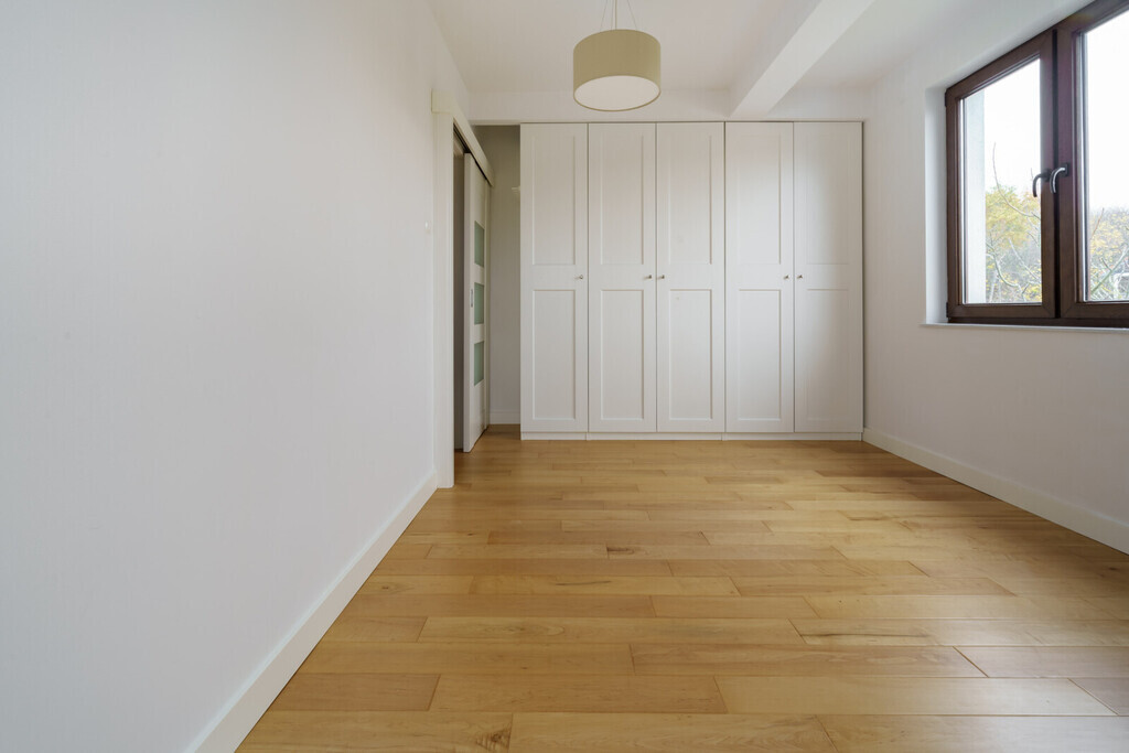 Apartament z widokiem na las