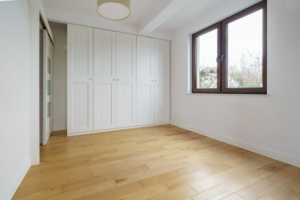 Apartament z widokiem na las